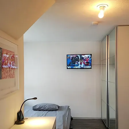 Little Castle Near Airport And Messe *